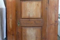 Schrank aus dem  Jahr 1858